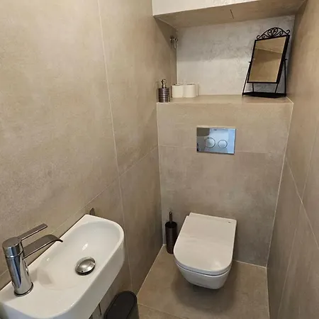 Oasis Jacuzzi Retreat Apartment Marbella Exterior photo